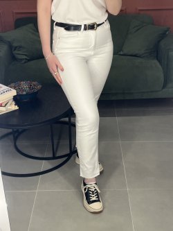 Kesik Paça Mom Jean (beyaz)